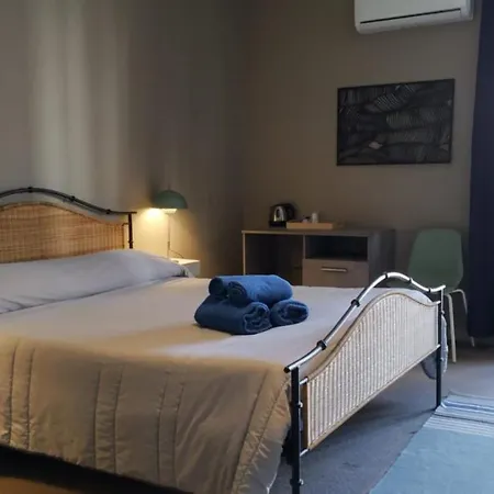 ゲストハウス Cconforthotels Suite&Chic 3*